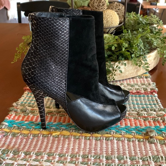 Charles David Shoes - Charles David Heels 7.5